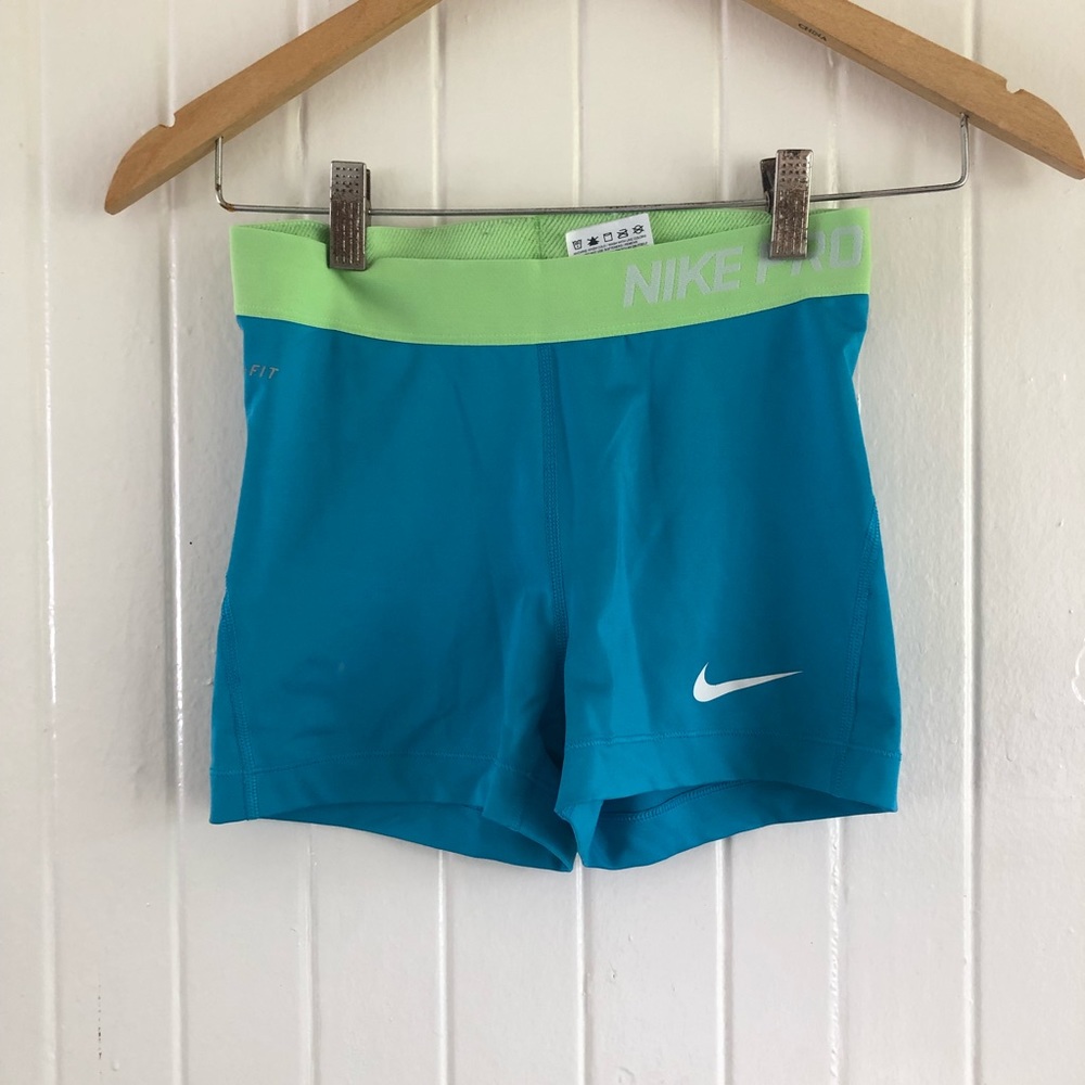 NIKE- Nike Pro shorts
